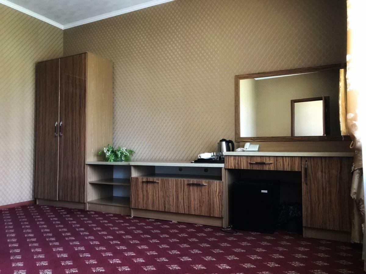 ホテル Park House タルディコルガン エクステリア 写真