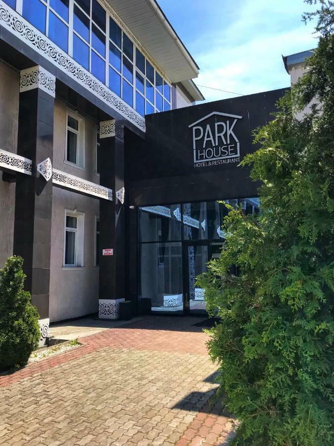 ホテル Park House タルディコルガン エクステリア 写真